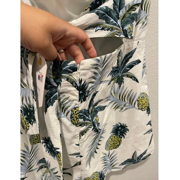 LOVERICHE White Romper with Pineapples - Picture 5 of 7